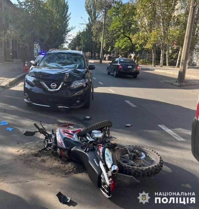 В Николаеве столкнулись «Ниссан» и мотоцикл: пострадали двое несовершеннолетних 