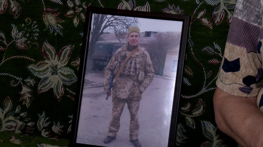 У Миколаєві у дружини загиблого військового вимагають повернути пенсію чоловіка (відео)