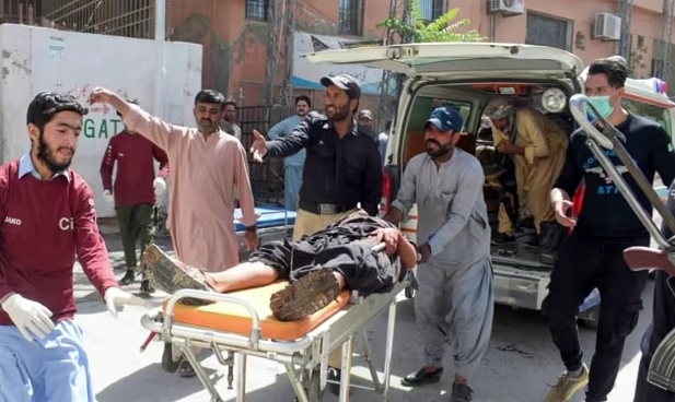 Понад 50 людей загинули внаслідок вибухів у мечетях Пакистану