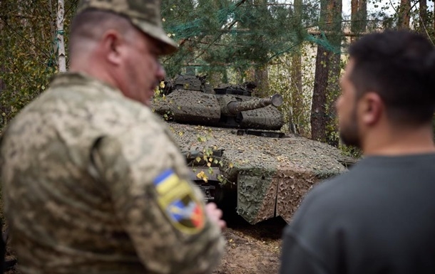 Зеленський оглянув техніку, яка брала участь у боях на Куп'янському напрямку (відео)