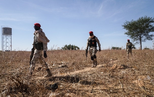 В результате нападения джихадистов в Нигере погибли 60 военных, - СМИ