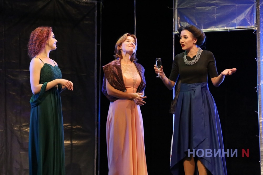 Коли немає надії, трапляються дива: у Миколаєві показали драму «Оскар та рожева пані» (фоторепортаж)
