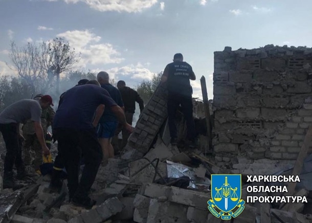 Окупанти вдарили по кафе в селі Гроза, де проходив поминальний обід: 49 людей загинуло, серед них дитина