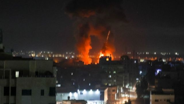 ХАМАС ударил по центру Израиля, включая Тель-Авив: известно о 200 погибших (видео)