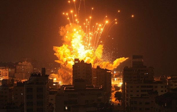 Ізраїль завдав масованих ударів по Газі, - ЗМІ