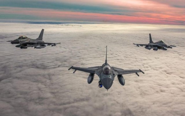Бельгия отправит в Украину несколько бельгийских истребителей F-16