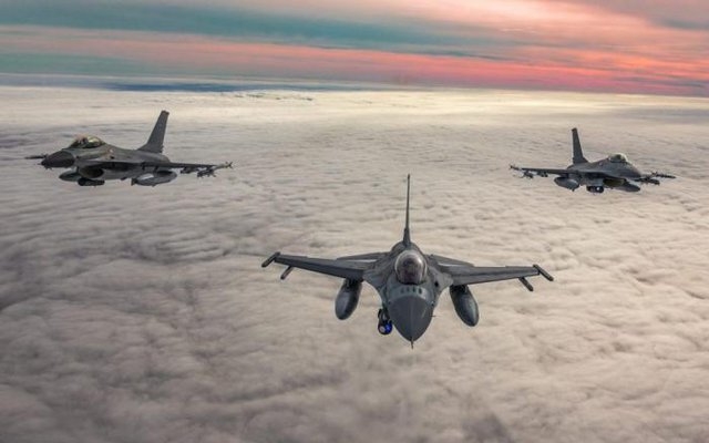 Бельгія відправить в Україну кілька своїх винищувачів F-16