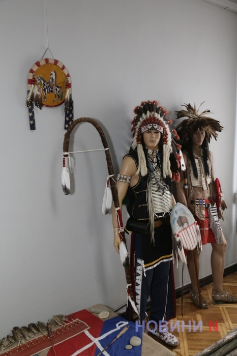 Індіанці прерій Північної Америки: у миколаївському музеї відкрилася нова виставка (фоторепортаж)