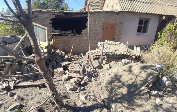 Враг обстрелял Никополь: повреждены дома и гостиницы