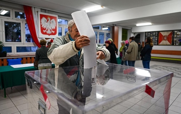 У Польщі проходять вибори до парламенту та референдуму