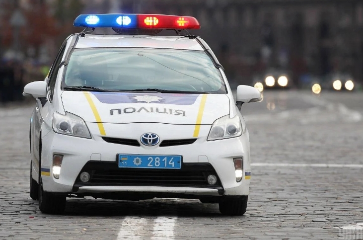У Києві випала з багатоповерхівки та загинула 12-річна дівчинка
