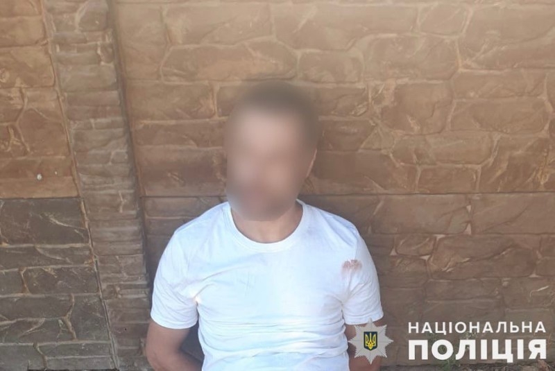 Схопив телефон з вітрини та втік: мешканець Миколаєва пограбував магазин