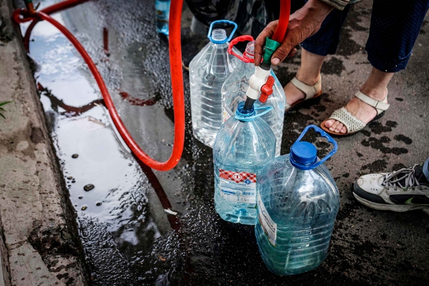 У Миколаєві десятки будинків залишаться без води, деякі – на два дні: адреси