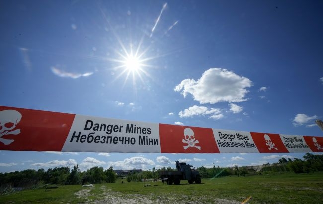 Сколько людей погибло от мин в Украине с начала войны: данные спасателей