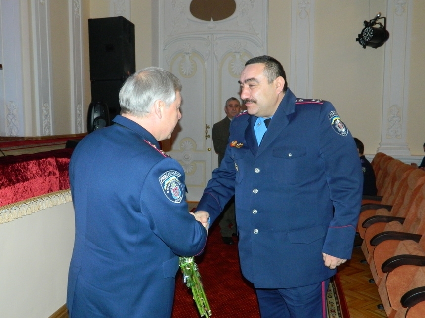 Полковник Меша (справа)
