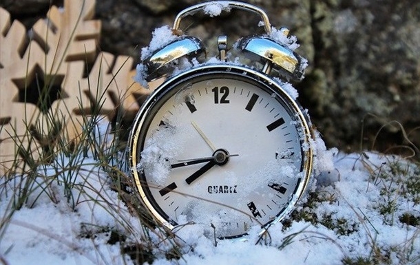 Сьогодні вночі Україна перейде на «зимовий» час