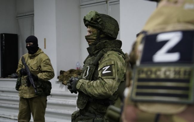 Перебрасывают людей в мясорубку,: оккупант пожаловался на значительные потери в армии РФ