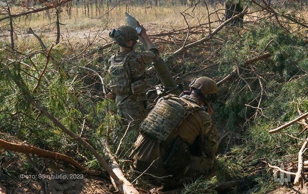 Зеленский отметил восемь боевых бригад