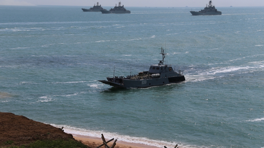 Россия держит в Черном море четыре корабля