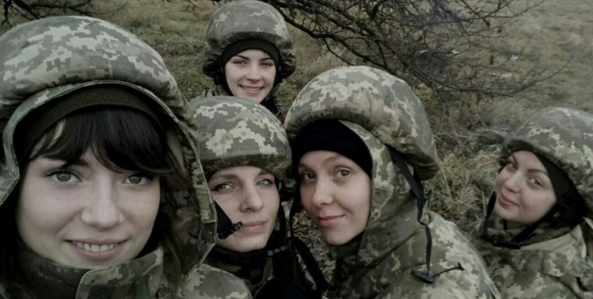 Українські жінки готуються до мобілізації, - NYT