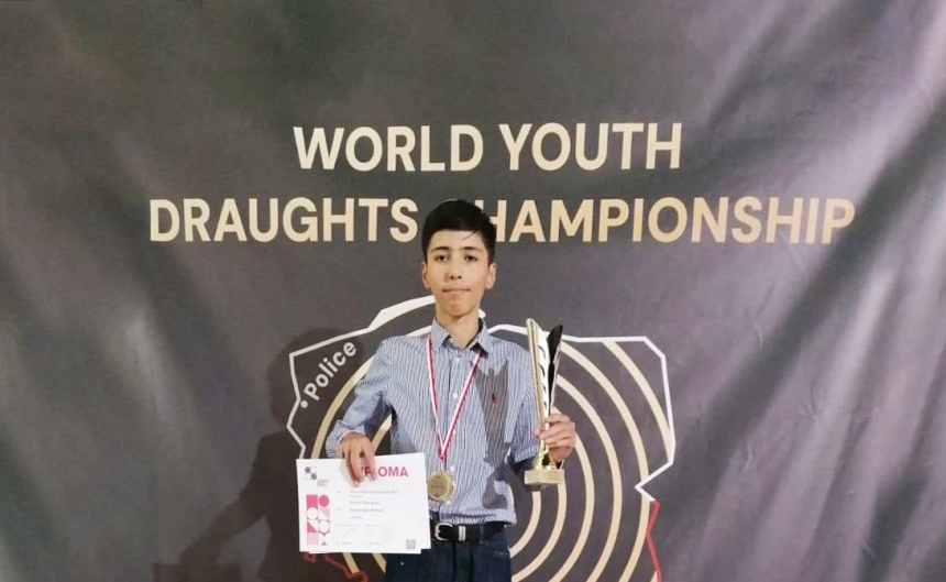 Николаевский школьник стал двукратным чемпионом мира по шашкам