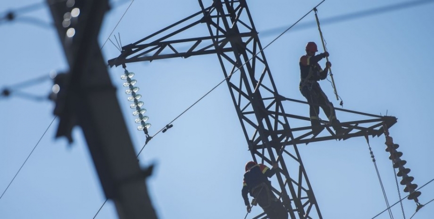 В Николаевской области продолжается замена электросети — аварийно отключены два села