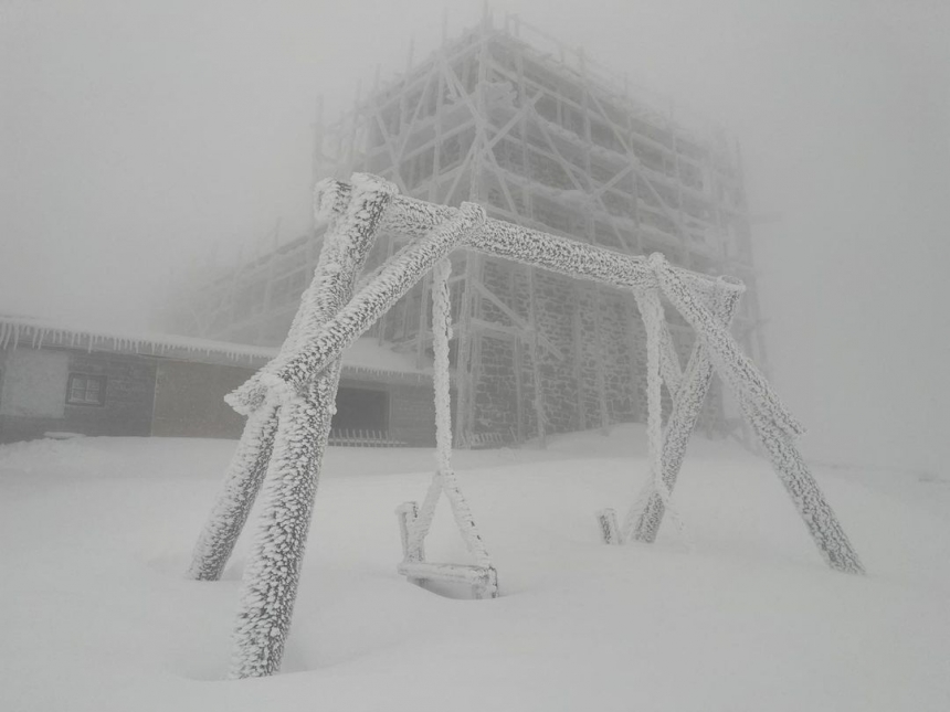 В Карпаты пришла настоящая зима — температура опустилась до -7°С