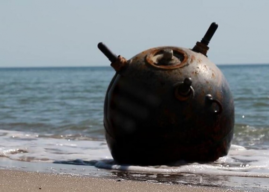 В Николаевской области на берег вынесло противокорабельную мину