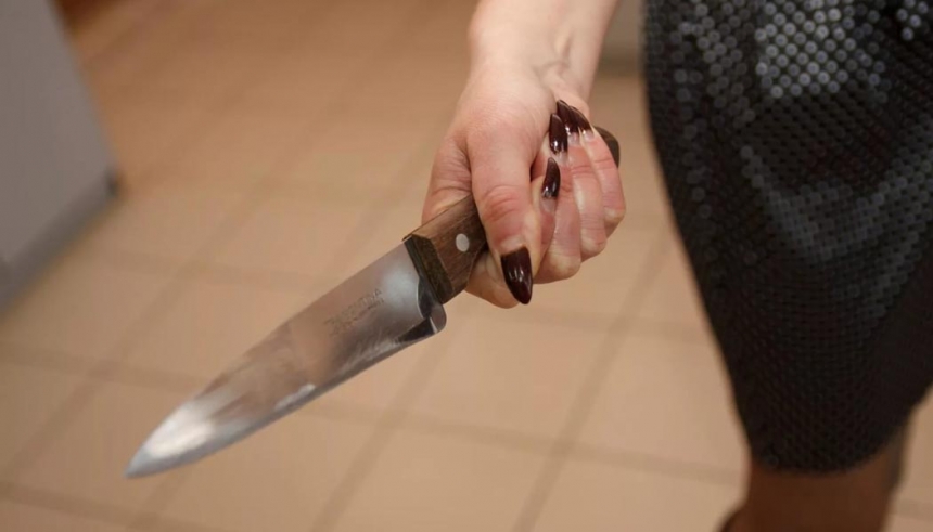 На Миколаївщині п'яна жінка вбила ножем співмешканця