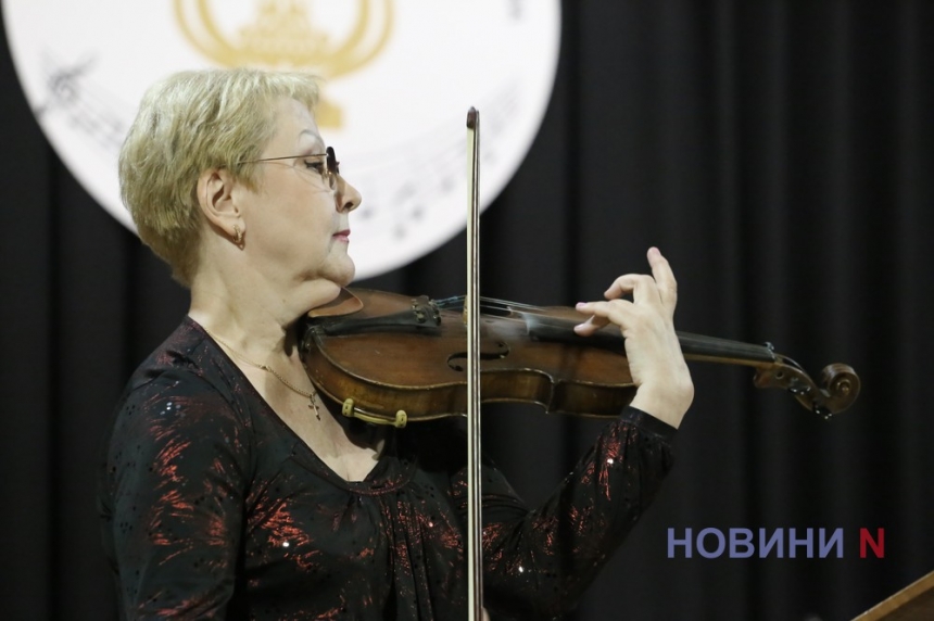 Музыка для души: в николаевском колледже прошел камерный концерт (фоторепортаж)