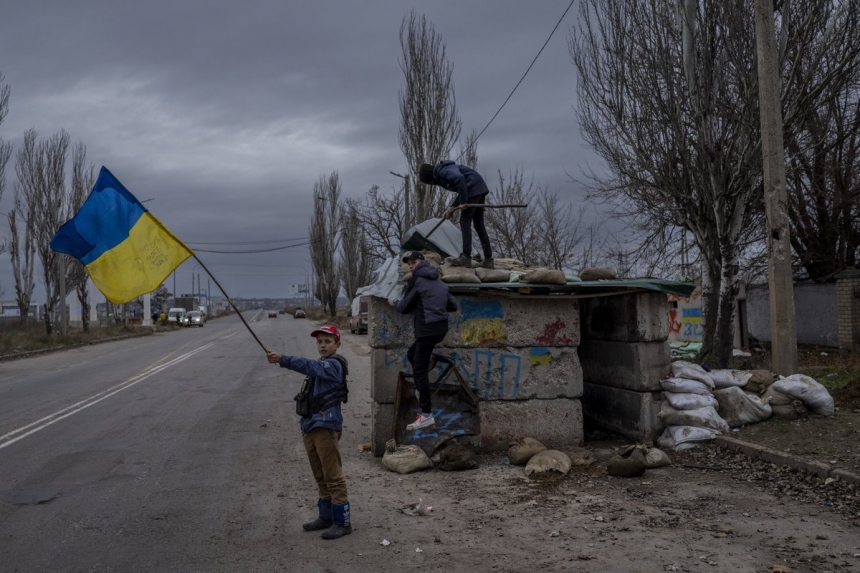 В Украине все средства из дорожного фонда в 2024 году перенаправят на оборону 