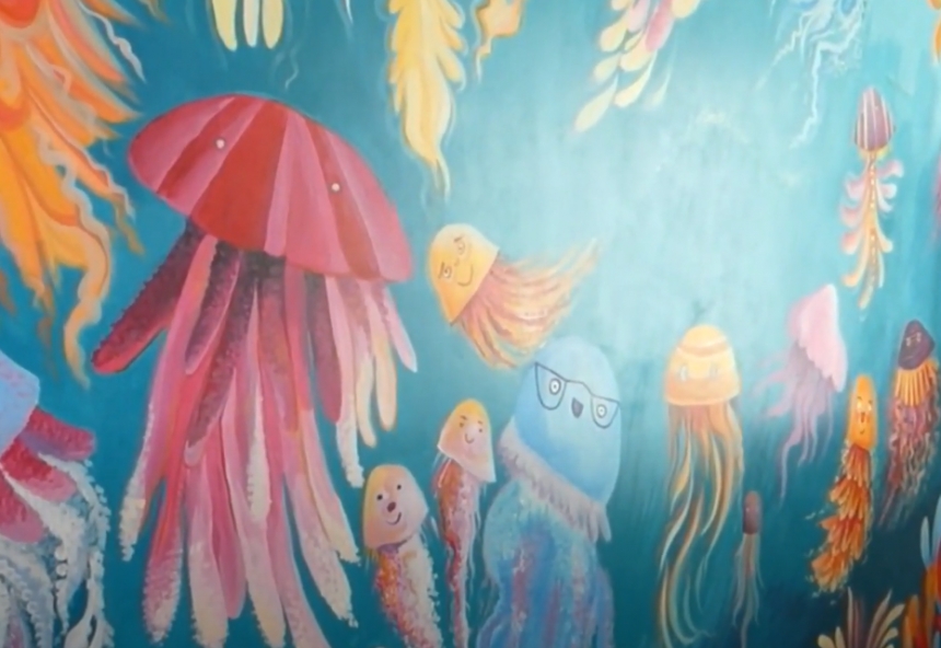 Малюнки відомої польської художниці прикрасили стіни миколаївської дитячої лікарні  