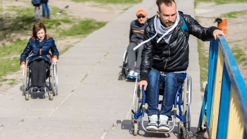 В Украине соцвыплаты для людей с инвалидностью заменят на услуги
