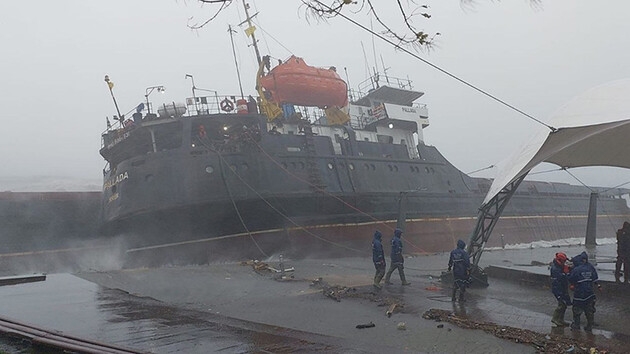 Вышедшее из Одессы судно разломилось пополам у берегов Турции