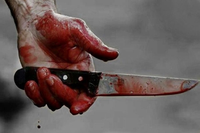 На Миколаївщині п'яний чоловік ударив ножем у груди свою співмешканку