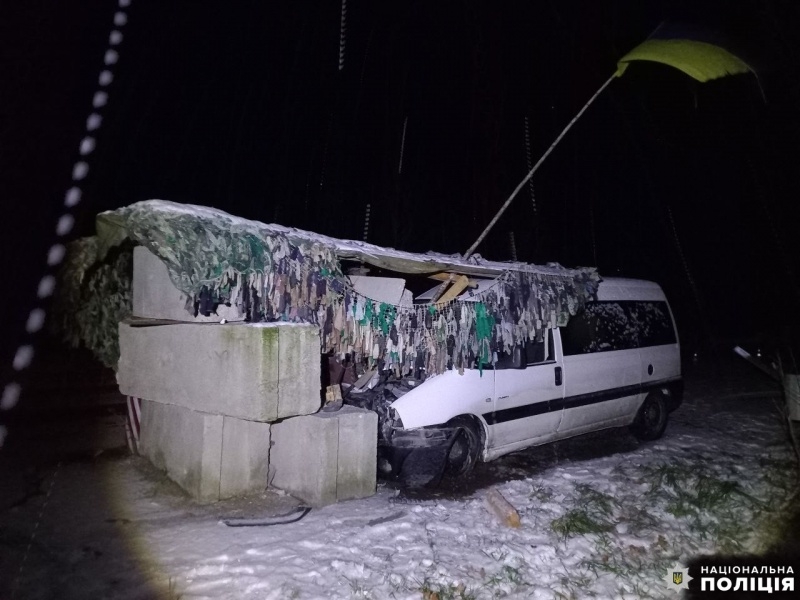 Под Ровно автомобиль врезался в блокпост: четверо пострадавших, в том числе подростки