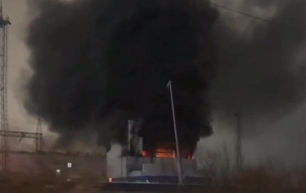 В Москве вспыхнул пожар на электроподстанции (видео)