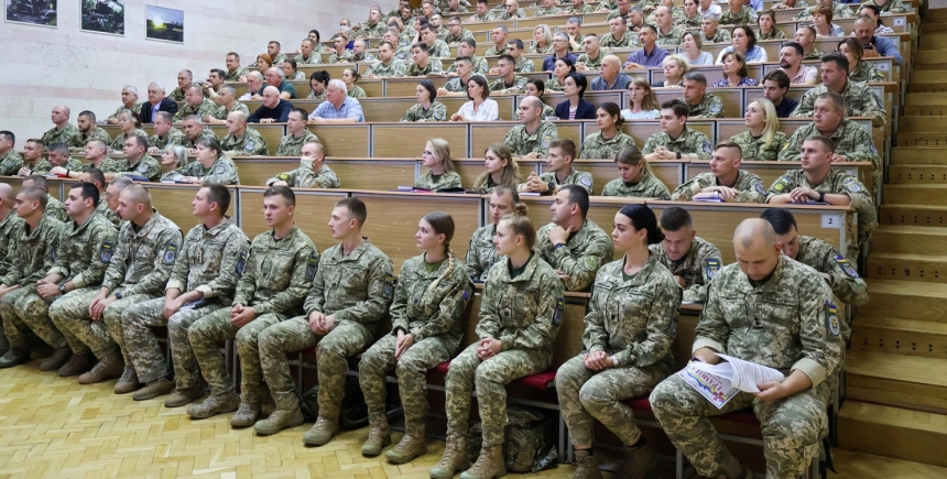 Во всех ВУЗах Украины введут военные кафедры