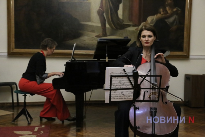 «В чистій любові до краю»: миколаївцям подарували яскравий концерт (фото, видео)
