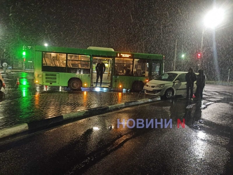Непогода в Николаеве: Сенкевич сообщил о ситуации в городе