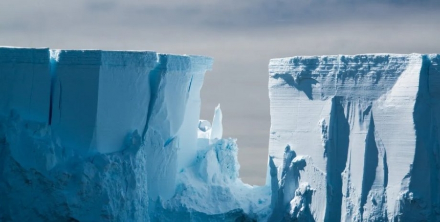 Гигантский айсберг размером с город «проснулся» в Антарктиде