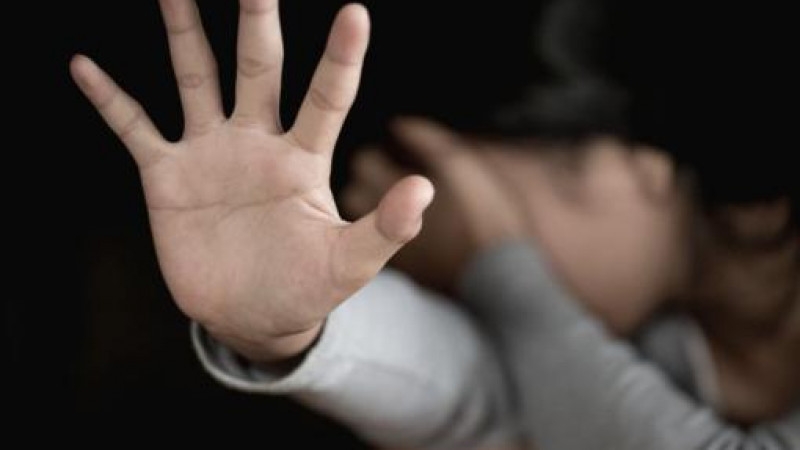 У дворі поряд із «Соткою» хлопець зґвалтував 12-річну дівчинку: суд виніс вирок