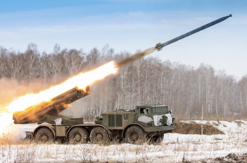Ворог завдав по Миколаївській області ударів з РСЗВ та артилерії: виникла пожежа