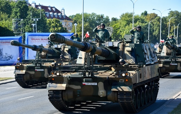 Польща вже передала Україні 18 самохідних гаубиць Krab