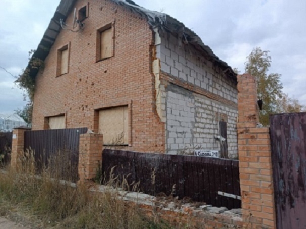 100 пошкоджених будинків у Гостомелі не відновили – вкрали будматеріали, - ДАСУ
