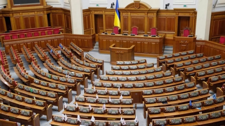 Еще двоих депутатов собираются уволить из Верховной Рады