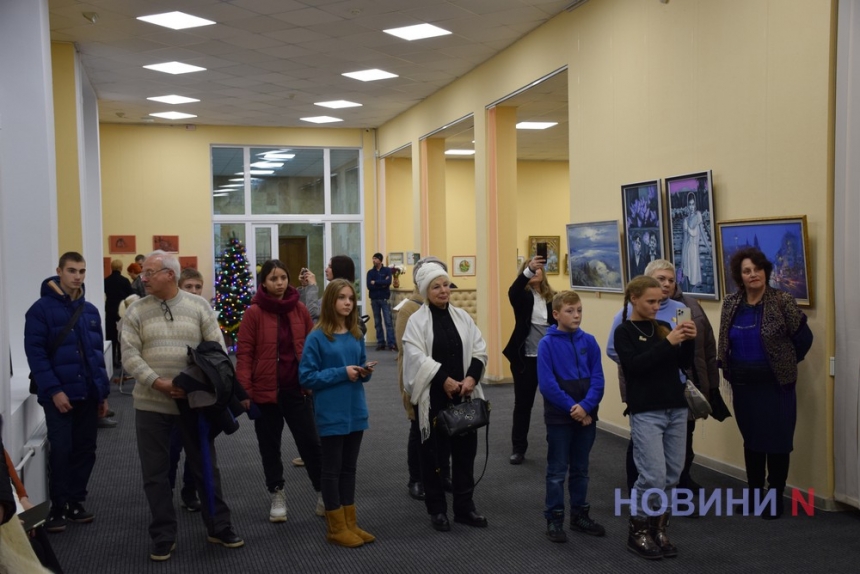 \"Разнообразие взглядов\": в Николаеве открылась выставка частной коллекции Игоря Писного (фото)