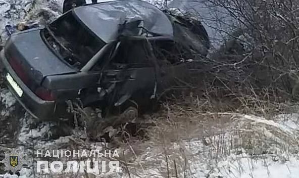 В Николаевской области водитель «под кайфом» слетел в кювет: 1 погибший, 2 пострадавших