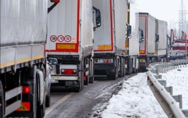 Венгерские перевозчики угрожают блокировать границу с Украиной