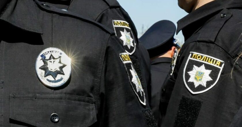 Хулиган побил полицейских на вокзале в Южноукраинске
